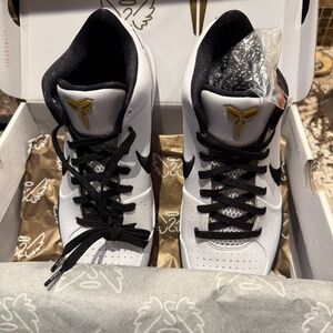 NWB Nike Kobe 4 Protro Mambacita Gigi Size 10